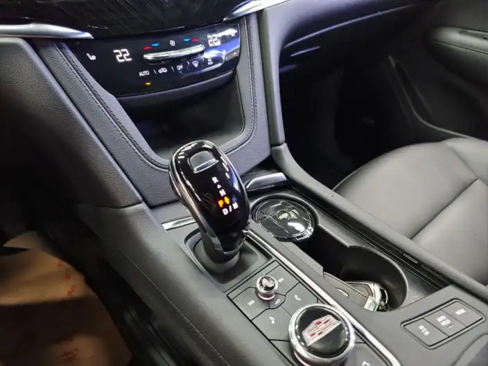 Cadillac XT6 2022 Model 2.0T VI seat 2WD Luxury Model – фото 8