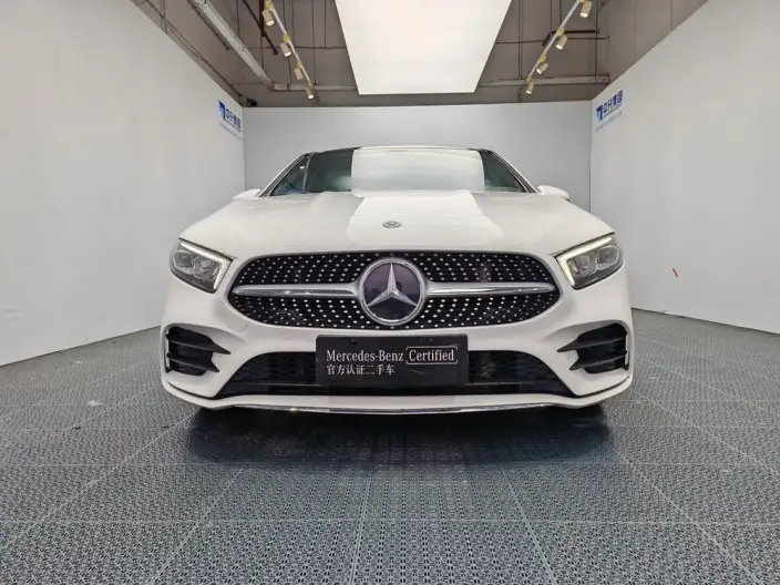 Mercedes-Benz A-class 2020 Model A 200 L Sports sedan – фото 2
