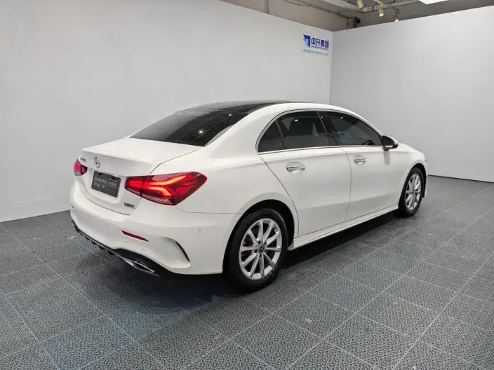 Mercedes-Benz A-class 2020 Model A 200 L Sports sedan – фото 7