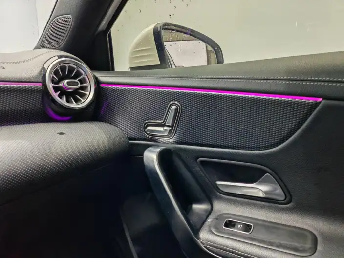 Mercedes-Benz A-class 2020 Model A 200 L Sports sedan – фото 10
