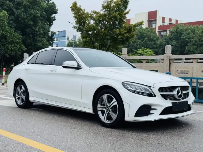 Mercedes-Benz C-Class 2020 Model C 260 L Sports Edition – фото 3