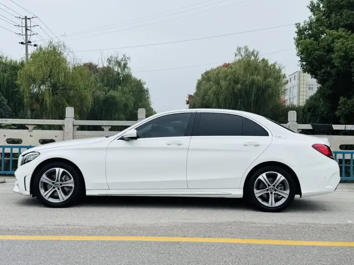 Mercedes-Benz C-Class 2020 Model C 260 L Sports Edition – фото 4