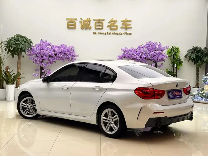 BMW 1 Series 2021 Model 120i M Sports Night Edition – фото 3