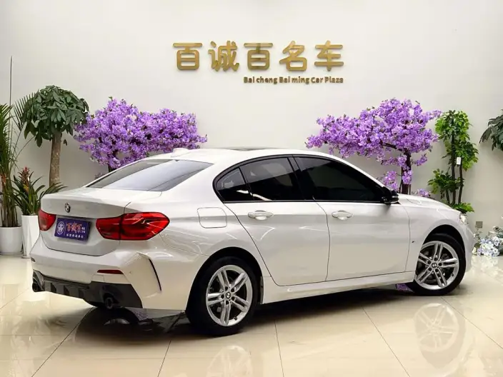 BMW 1 Series 2021 Model 120i M Sports Night Edition – фото 4