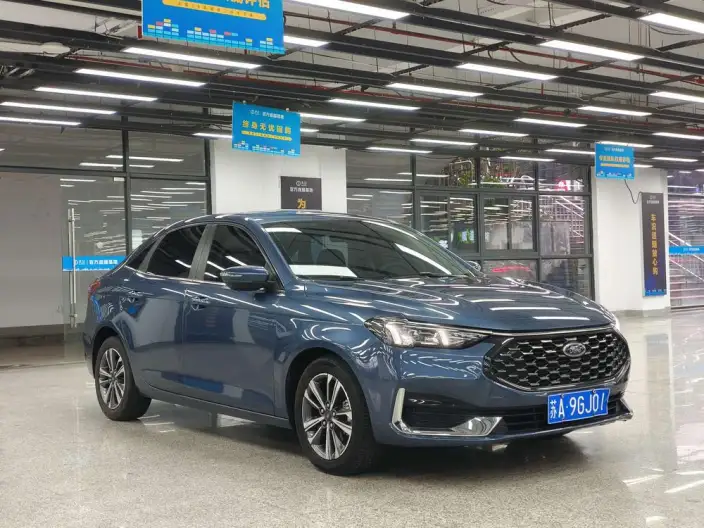 Ford Escort 2021 Model 1.5L Automatic Platinum edition – фото 3