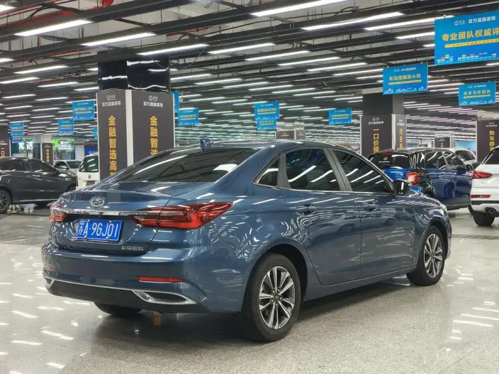 Ford Escort 2021 Model 1.5L Automatic Platinum edition – фото 6