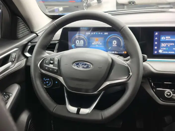 Ford Escort 2021 Model 1.5L Automatic Platinum edition – фото 8