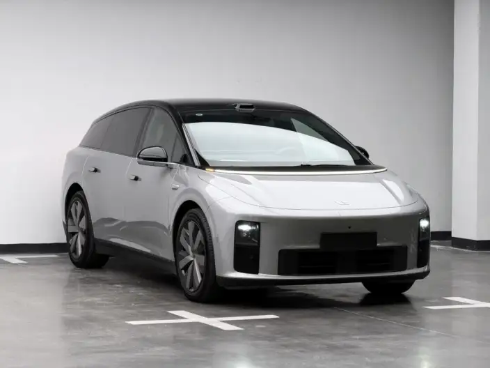 Li Auto i6 2025 Model 4WD Standard Edition – фото 3