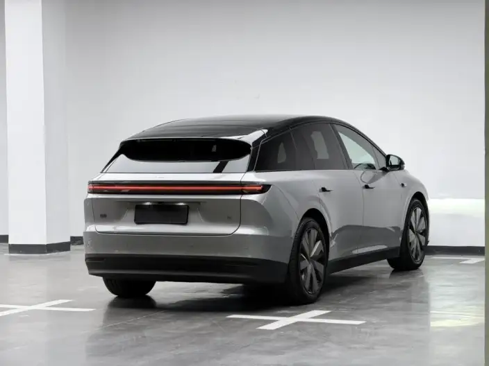 Li Auto i6 2025 Model 4WD Standard Edition – фото 7