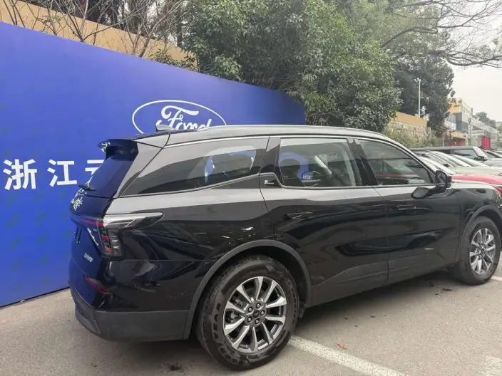Ford Edge 2026 Model Ford Edge L 2.0T EcoBoost E Hybrid 2WD VII seat Luxury Model – фото 6