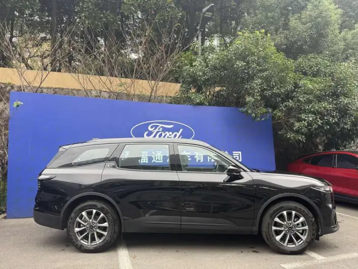 Ford Edge 2026 Model Ford Edge L 2.0T EcoBoost E Hybrid 2WD VII seat Luxury Model – фото 7