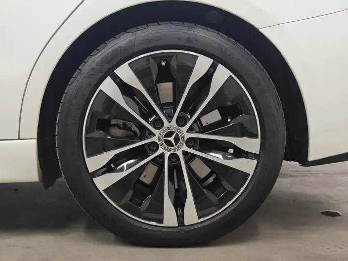 Mercedes-Benz C-Class PHEV 2023 Model C 350 eL – фото 9