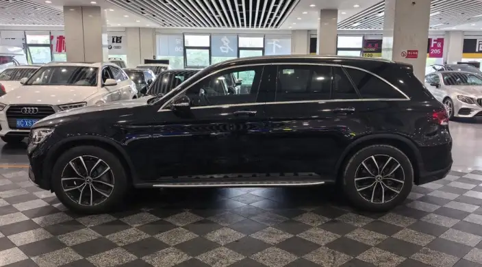 Mercedes-Benz GLC 2020 Model GLC 300 L 4MATIC Dynamic Model – фото 3