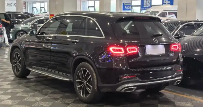 Mercedes-Benz GLC 2020 Model GLC 300 L 4MATIC Dynamic Model – фото 4