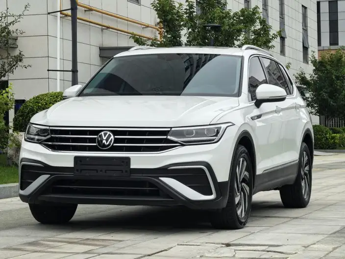 Volkswagen Tiguan L 2022 Model 330TSI Automatic 2WD Smart Edition – фото 1