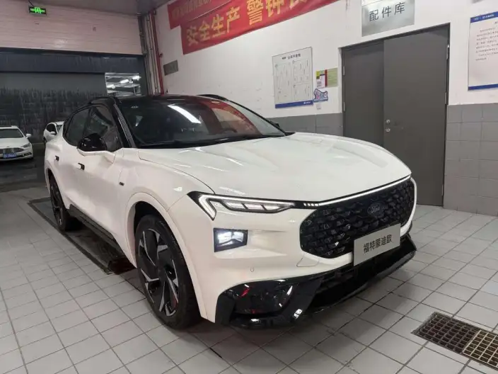 Ford Mondeo 2026 Model 2.0T EcoBoost E Hybrid Sports Edition ST-Line – фото 3