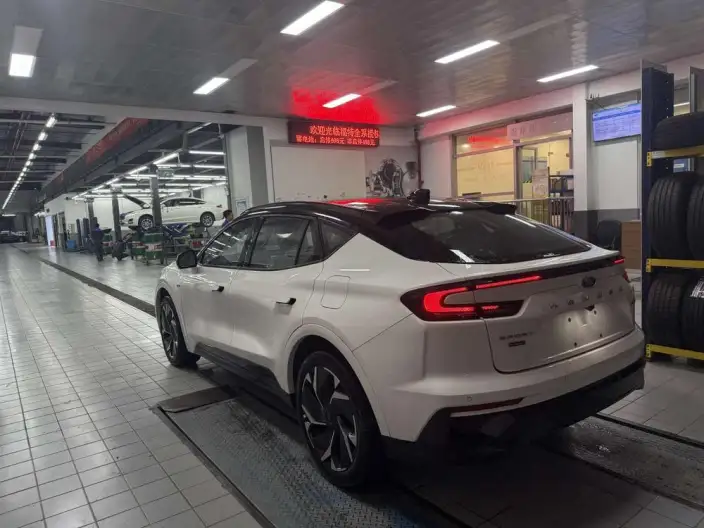 Ford Mondeo 2026 Model 2.0T EcoBoost E Hybrid Sports Edition ST-Line – фото 4