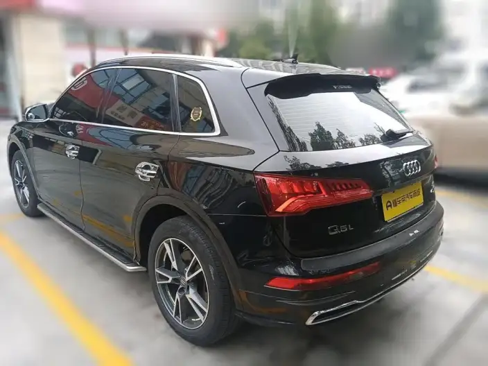 Audi Q5L 2020 Model Facelift 40 TFSI Rong Xiang Fashion Model – фото 4