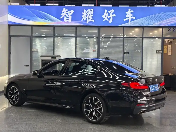 BMW 5 Series Imported 2022 Model Facelift II 530i M Sports Set – фото 3