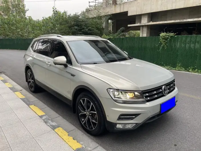 Volkswagen Tiguan L 2020 Model 330TSI Automatic 2WD Smart Dynamic Deluxe Edition China VI – фото 3