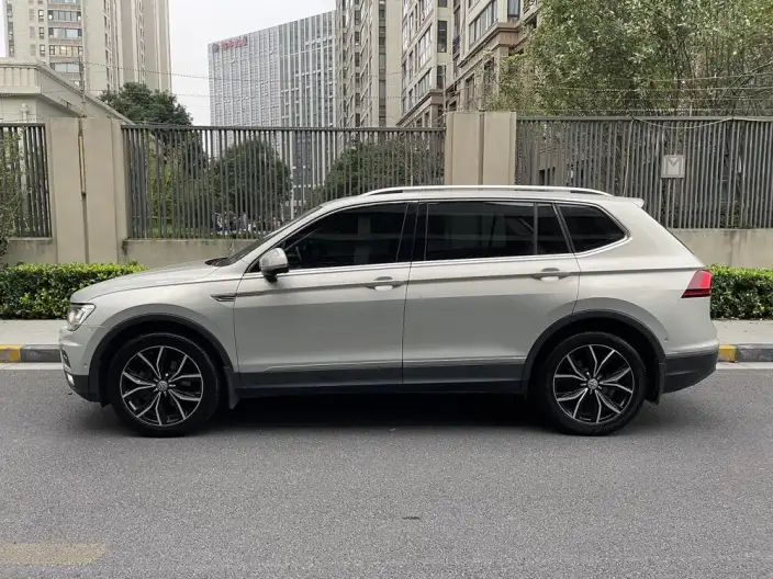 Volkswagen Tiguan L 2020 Model 330TSI Automatic 2WD Smart Dynamic Deluxe Edition China VI – фото 4