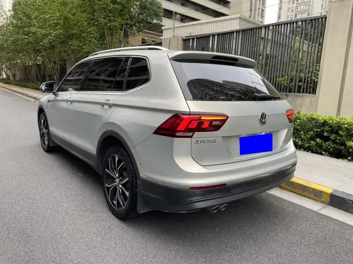 Volkswagen Tiguan L 2020 Model 330TSI Automatic 2WD Smart Dynamic Deluxe Edition China VI – фото 5