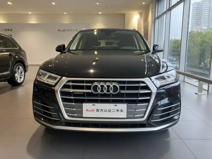 Audi Q5L 2020 Model Facelift 40 TFSI Rong Xiang Fashion Model – фото 2