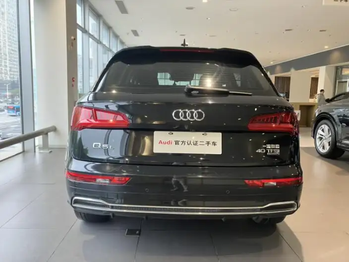 Audi Q5L 2020 Model Facelift 40 TFSI Rong Xiang Fashion Model – фото 3
