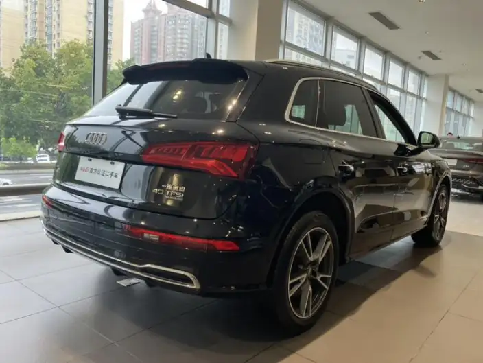 Audi Q5L 2020 Model Facelift 40 TFSI Rong Xiang Fashion Model – фото 4