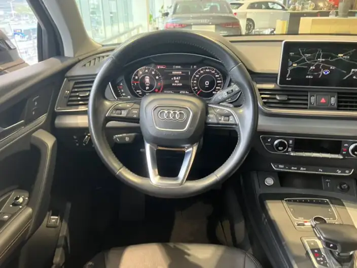 Audi Q5L 2020 Model Facelift 40 TFSI Rong Xiang Fashion Model – фото 8