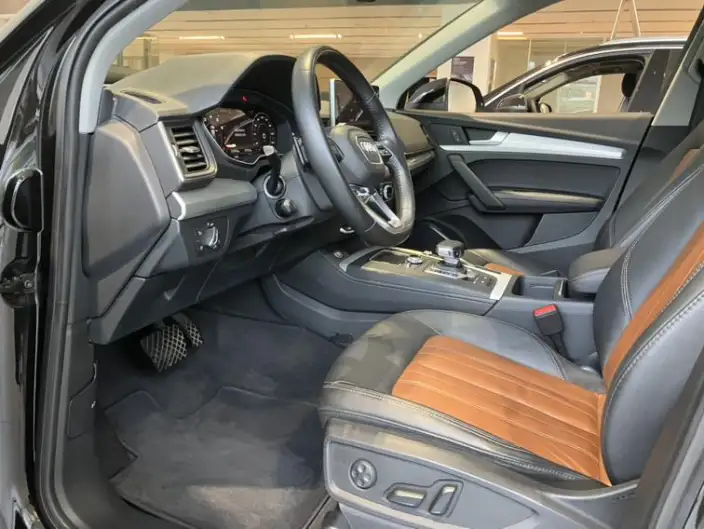 Audi Q5L 2020 Model Facelift 40 TFSI Rong Xiang Fashion Model – фото 9