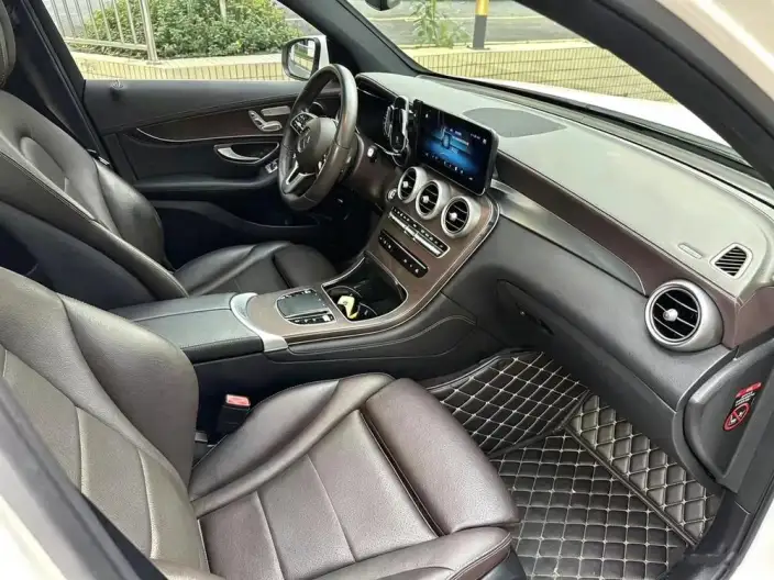 Mercedes-Benz GLC 2020 Model GLC 260 L 4MATIC Luxury Model – фото 6