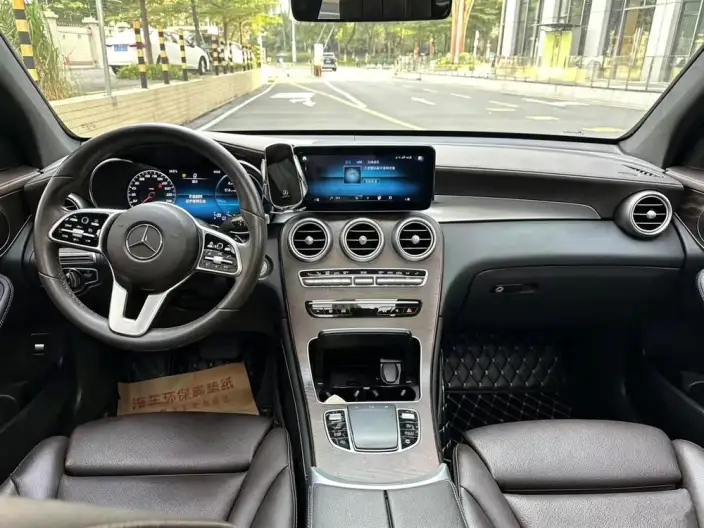Mercedes-Benz GLC 2020 Model GLC 260 L 4MATIC Luxury Model – фото 7
