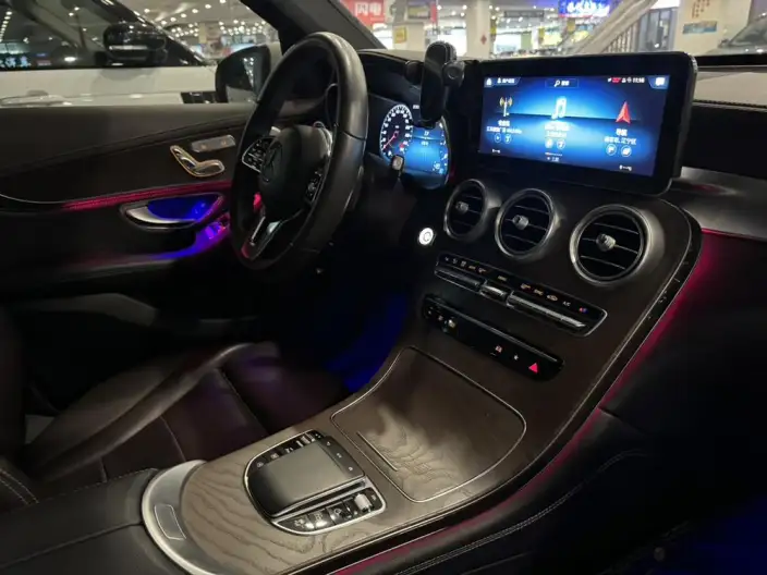Mercedes-Benz GLC 2020 Model GLC 260 L 4MATIC Luxury Model – фото 8