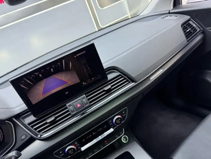Audi Q5L 2022 Model Facelift 40T Luxury Dynamic Model – фото 9