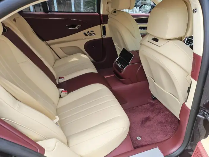 Bentley Flying Spur 2026 Model 4.0T V8 Standard Edition – фото 7