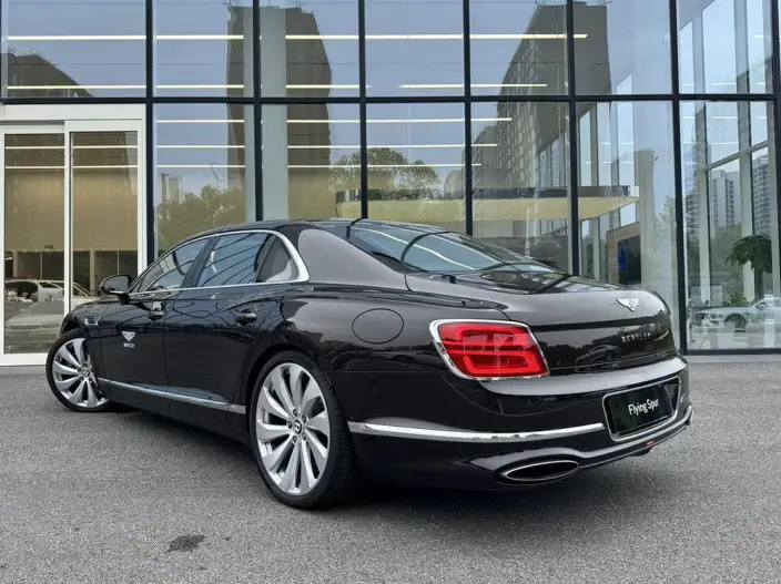 Bentley Flying Spur 2026 Model 4.0T V8 Standard Edition – фото 5