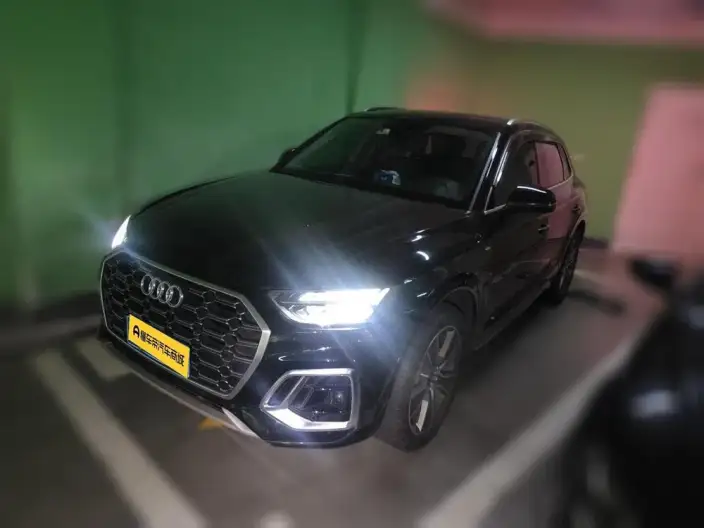 Audi Q5L 2021 Model 45 TFSI Luxury Dynamic Model – фото 1