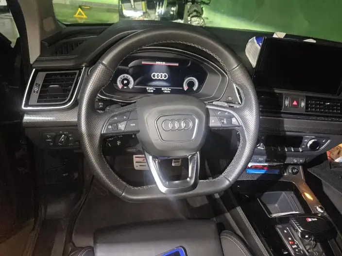 Audi Q5L 2021 Model 45 TFSI Luxury Dynamic Model – фото 7