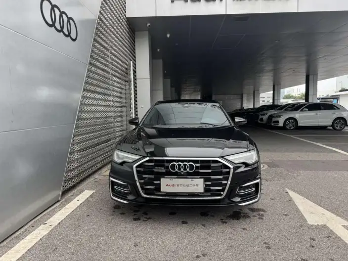 Audi A6L 2024 Model 55 TFSI quattro Exclusive Dynamic Model – фото 2
