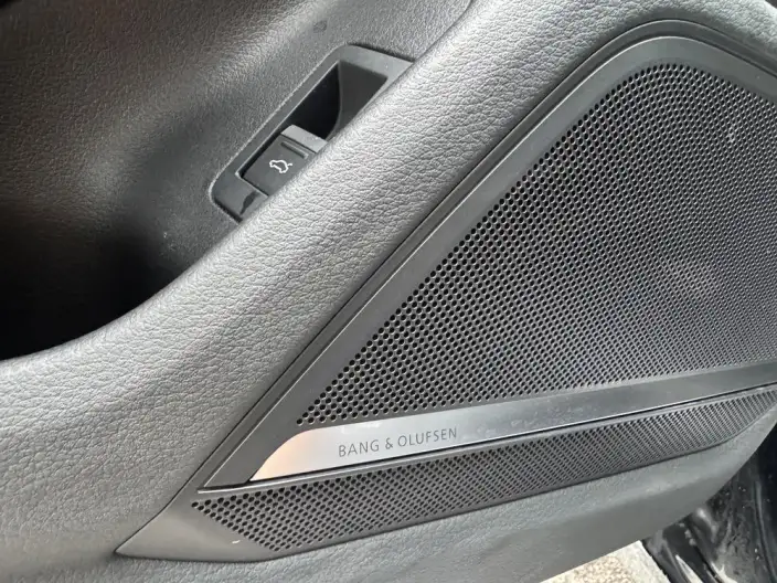 Audi A6L 2024 Model 55 TFSI quattro Exclusive Dynamic Model – фото 5