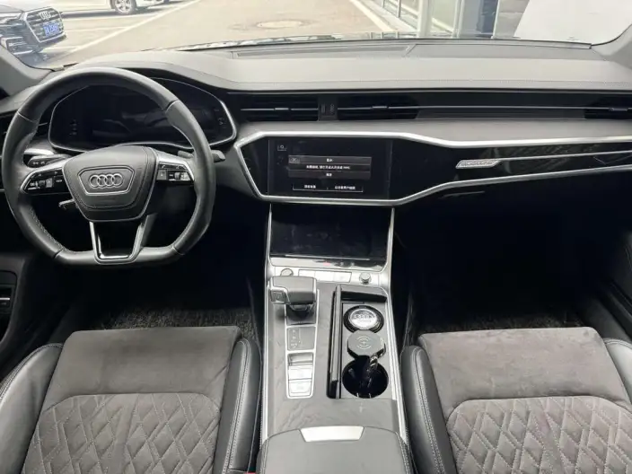 Audi A6L 2024 Model 55 TFSI quattro Exclusive Dynamic Model – фото 6