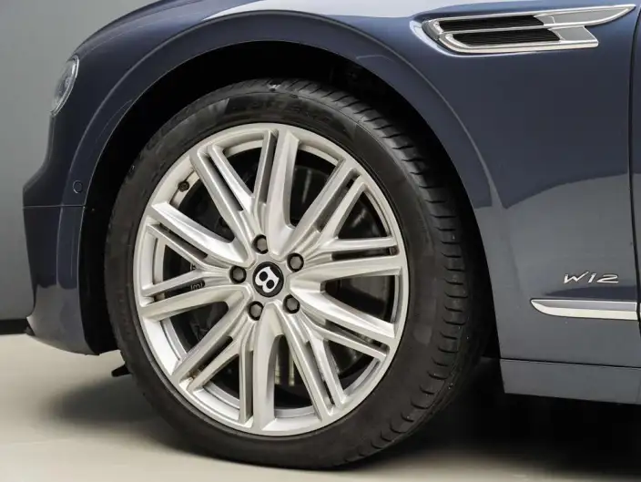 Continental Flying Spur 2020 Model 6.0T W12 Standard Edition – фото 9