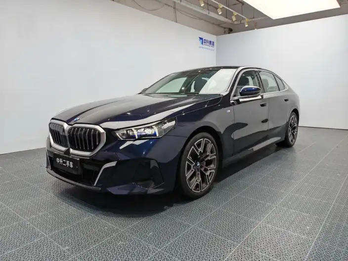 BMW 5 Series 2025 Model 530Li Exclusive Model M Sports Set – фото 1