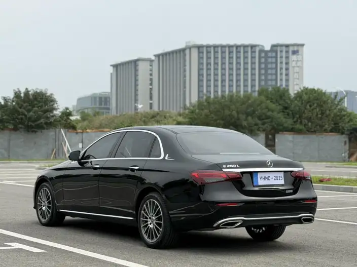 Mercedes-Benz E-Class 2022 Model E 260 L sedan – фото 5