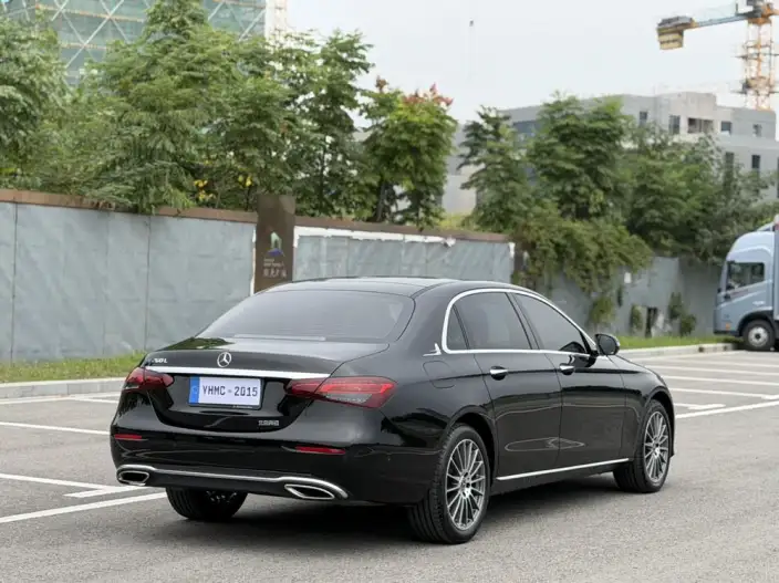 Mercedes-Benz E-Class 2022 Model E 260 L sedan – фото 7