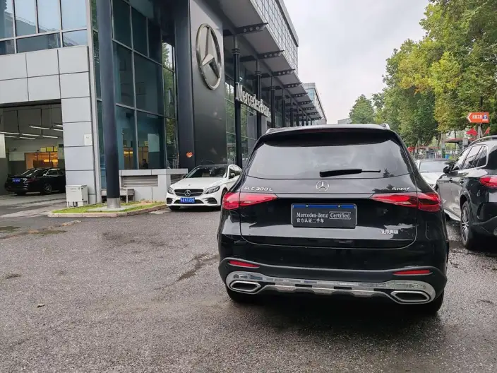 Mercedes-Benz GLC 2024 Model Facelift GLC 300 L 4MATIC Dynamic Model 5 seat – фото 5
