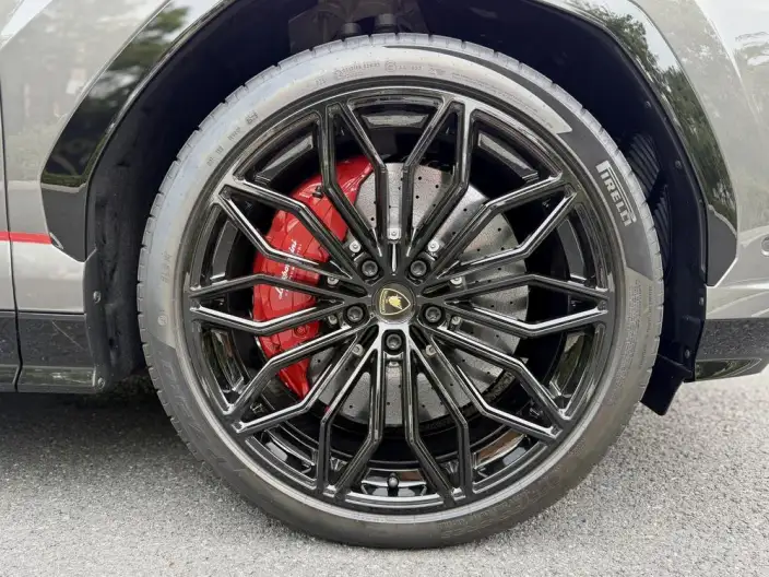 Urus SE 2026 Model 4.0T Standard Model – фото 7