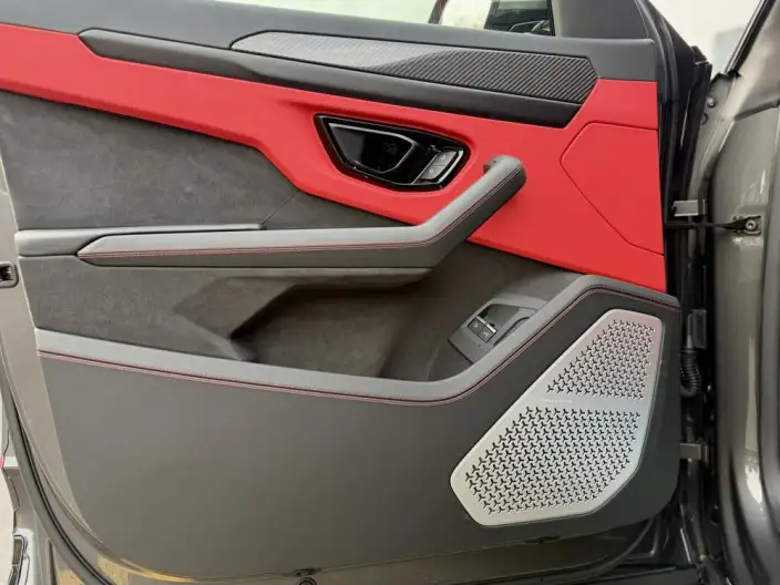 Urus SE 2026 Model 4.0T Standard Model – фото 8