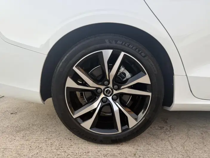 Volvo S60 2025 Model B5 Smart Elegance Sports Edition – фото 10